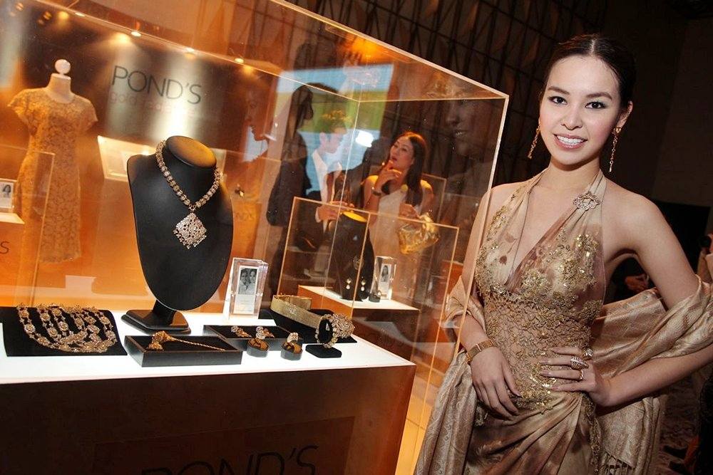 แบมจากงาน Pond's โกลด์ เรเดียนซ์ และเหล่าเซเล็บ