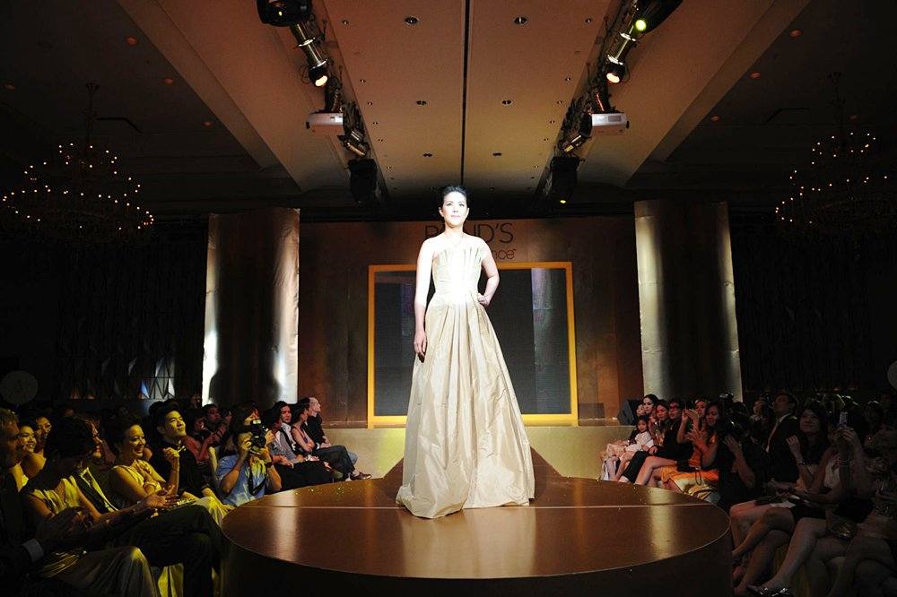 แบมจากงาน Pond's โกลด์ เรเดียนซ์ และเหล่าเซเล็บ