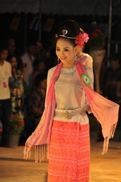 ประกวดเทพบุตรเทพธิดาข้าวทิพย์ ประจำปี 2553 เชียงราย