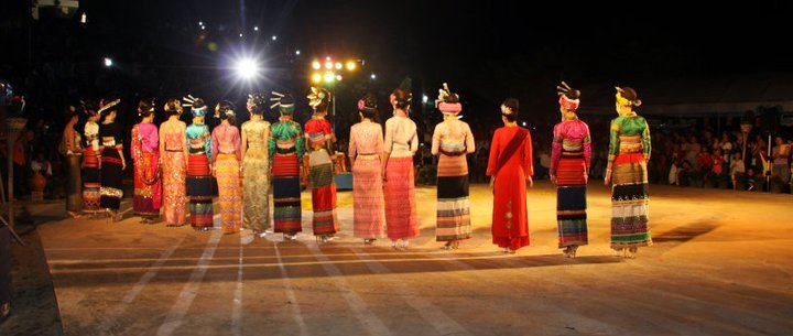 ประกวดเทพบุตรเทพธิดาข้าวทิพย์ ประจำปี 2553 เชียงราย