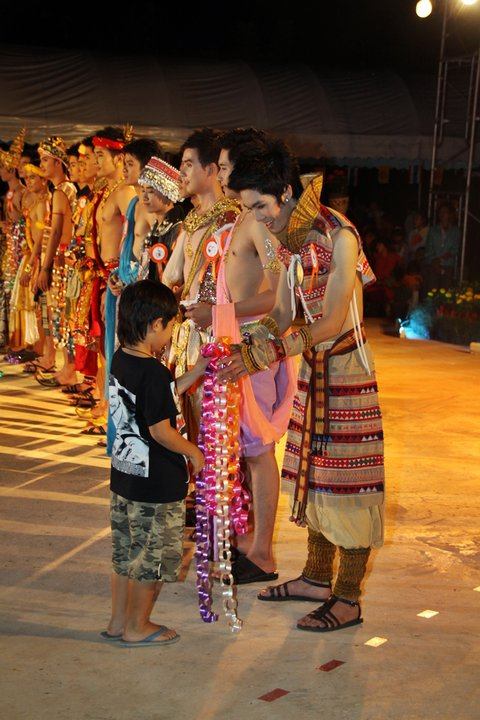 ประกวดเทพบุตรเทพธิดาข้าวทิพย์ ประจำปี 2553 เชียงราย