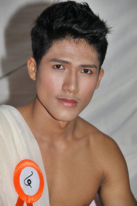 ประกวดเทพบุตรเทพธิดาข้าวทิพย์ ประจำปี 2553 เชียงราย