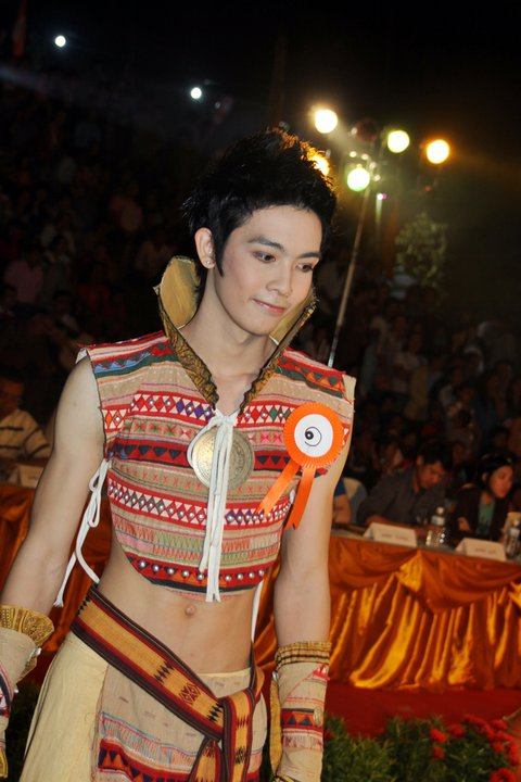 ประกวดเทพบุตรเทพธิดาข้าวทิพย์ ประจำปี 2553 เชียงราย