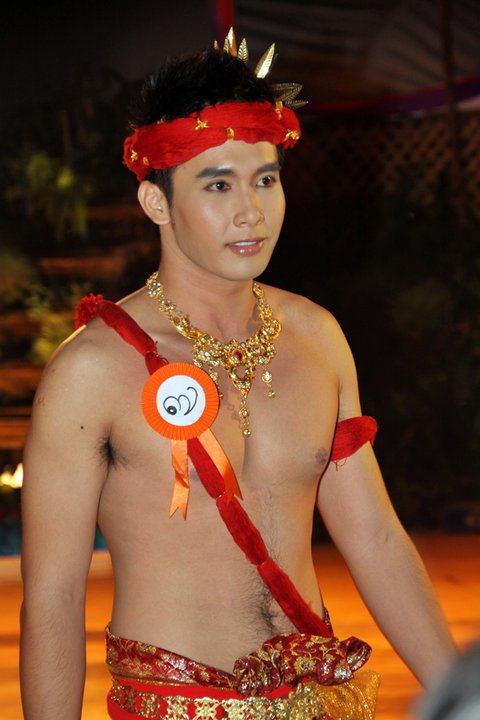 ประกวดเทพบุตรเทพธิดาข้าวทิพย์ ประจำปี 2553 เชียงราย