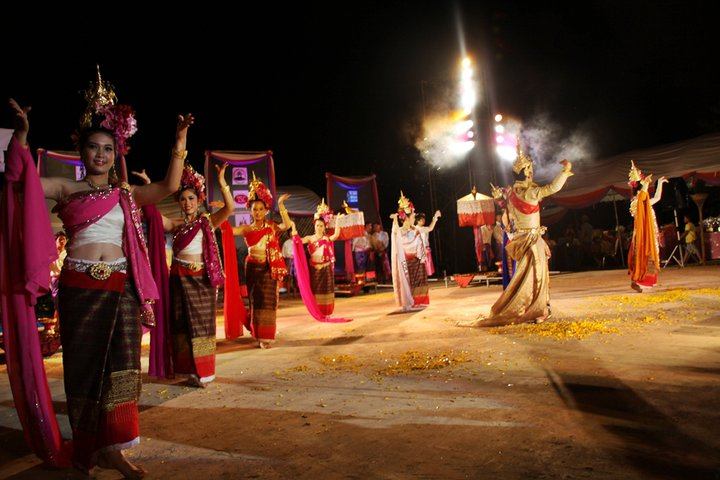 ประกวดเทพบุตรเทพธิดาข้าวทิพย์ ประจำปี 2553 เชียงราย