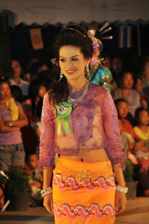 ประกวดเทพบุตรเทพธิดาข้าวทิพย์ ประจำปี 2553 เชียงราย