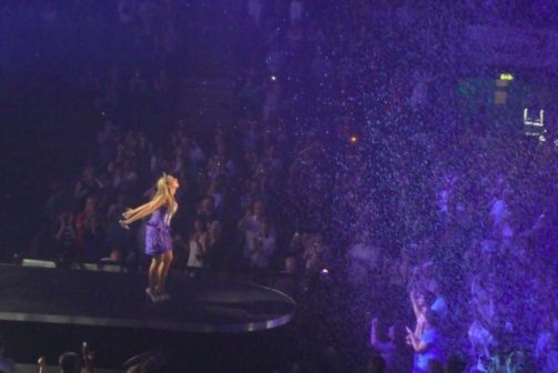 Leona ดีว่าสาวเสียงดีอีกคนของวงการเพลง