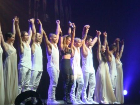 Leona ดีว่าสาวเสียงดีอีกคนของวงการเพลง