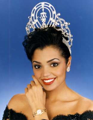 Chelsi Smith : Miss Universe 1995 มาดูรูปปัจจุบันของเธอกัน...????