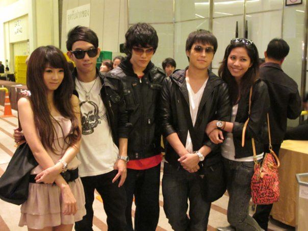 Pic.ไมค์ และผองเพื่อน