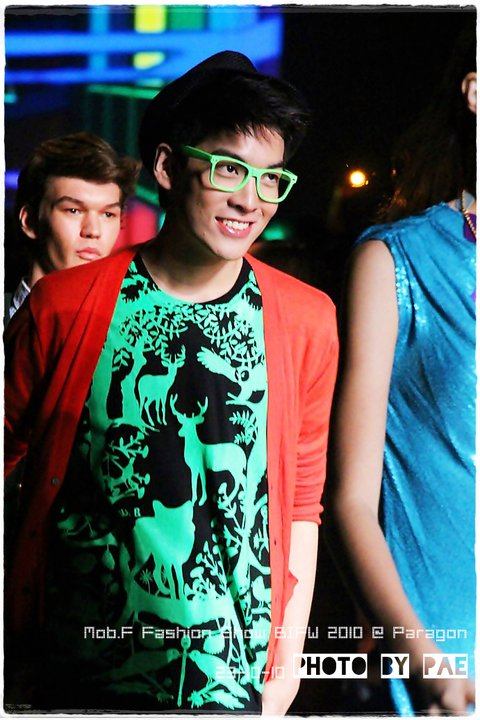 อวบอ้วน เดินแบบ[Mob.F] BIFW 2010 @siam paragon