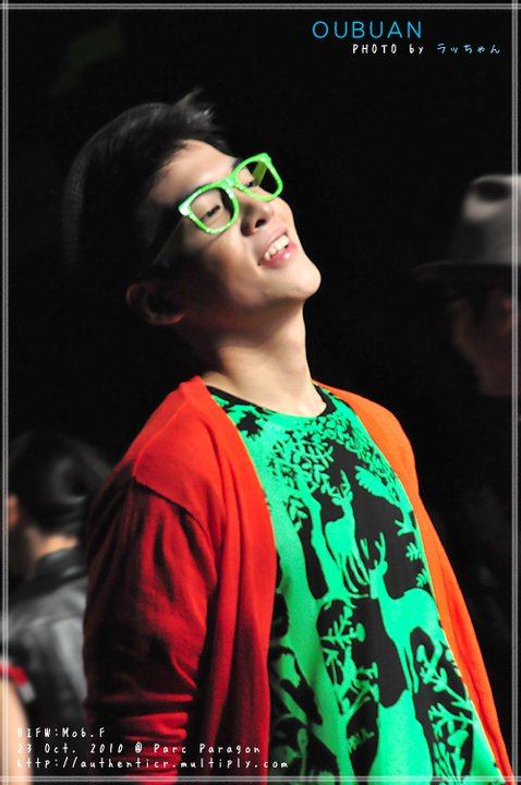 อวบอ้วน เดินแบบ[Mob.F] BIFW 2010 @siam paragon