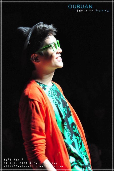 อวบอ้วน เดินแบบ[Mob.F] BIFW 2010 @siam paragon