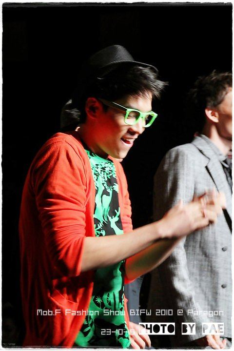 อวบอ้วน เดินแบบ[Mob.F] BIFW 2010 @siam paragon