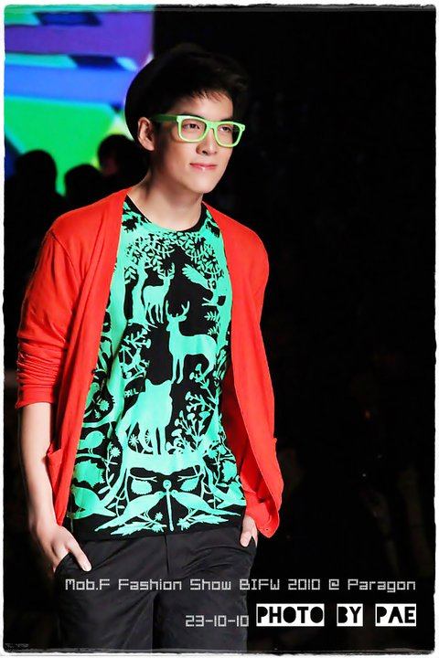 อวบอ้วน เดินแบบ[Mob.F] BIFW 2010 @siam paragon