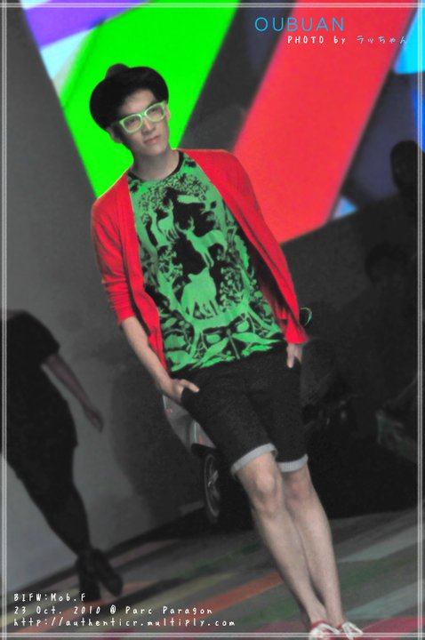 อวบอ้วน เดินแบบ[Mob.F] BIFW 2010 @siam paragon
