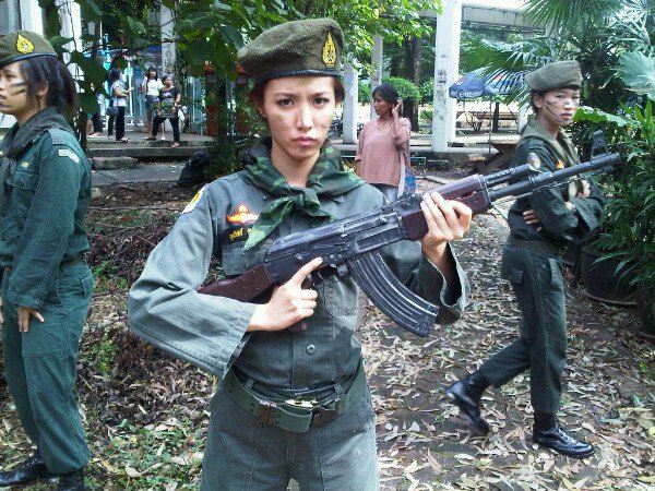 Pic.น้ำชา ในชุด รด.