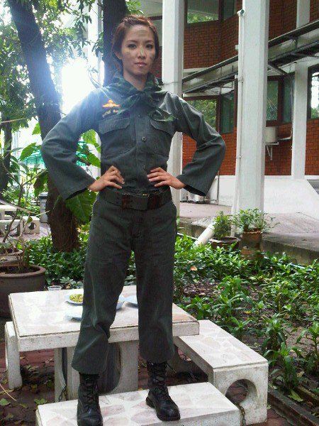 Pic.น้ำชา ในชุด รด.