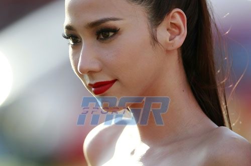 สวยเจิดจรัสไม่แพ้แสงแดดยามเย็น