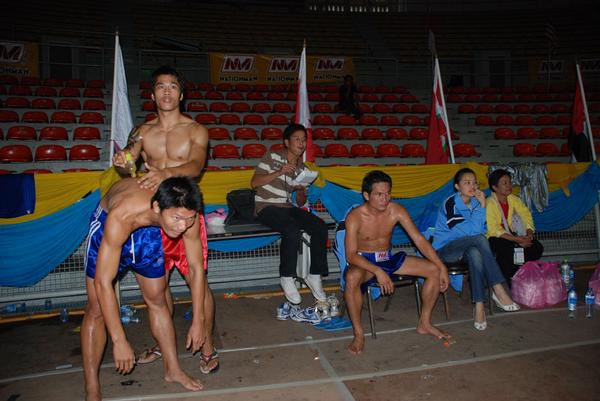 หลังค่ายมวย อีกครั้ง