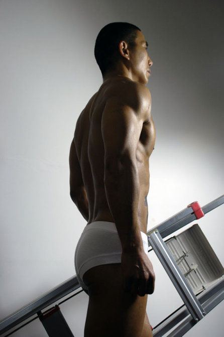 รวามมิตร ตี๋หล่อล่ำ