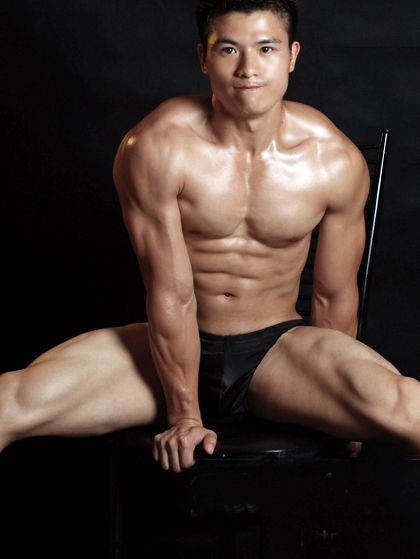 รวามมิตร ตี๋หล่อล่ำ