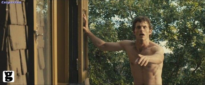 ตกใจ เห็นโค๊กขวดลิตรอะเป่าเนี่ย ฮ่าๆๆJames Marsden naked -- in Death At A Funeral!!!