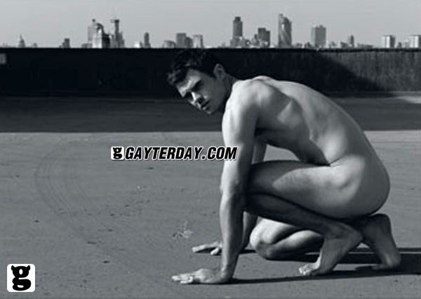 "นักคริกเก็ตหน้าหล่อ" ถ่ายนู้ดลงนิตยสารเกย์ Attitude