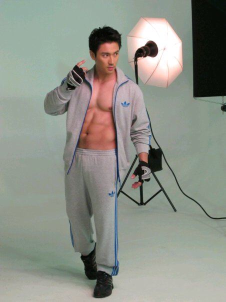 เอ-พศิน ถ่ายโฆษณาPARC EXO CONDO [คอนโดสปอร์ตแนวใหม่]