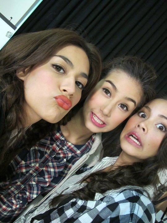 4 สาว สวย สดใส   ว้าว !!!