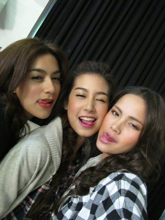 4 สาว สวย สดใส   ว้าว !!!