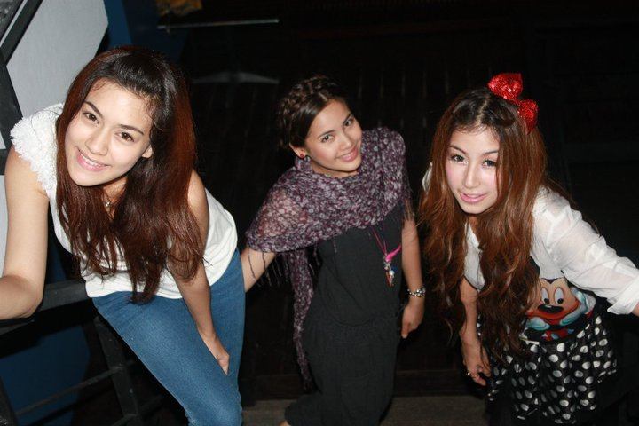 4 สาว สวย สดใส   ว้าว !!!