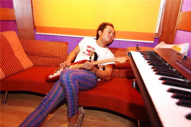 เยี่ยมบ้านอี๊ด โปงลางฯ