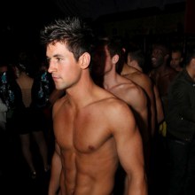 หล่อ ล่ำ!