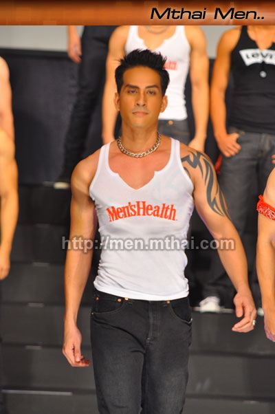 พี-พีระรัชต์ โรจน์รุ่งทวี