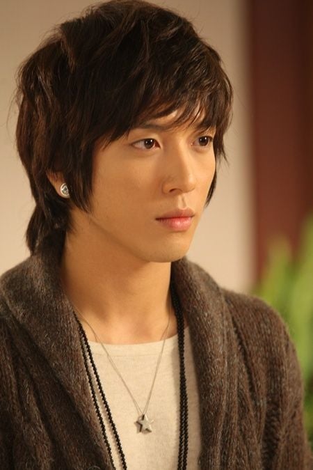 Jung Yong Hwa  CN Blue