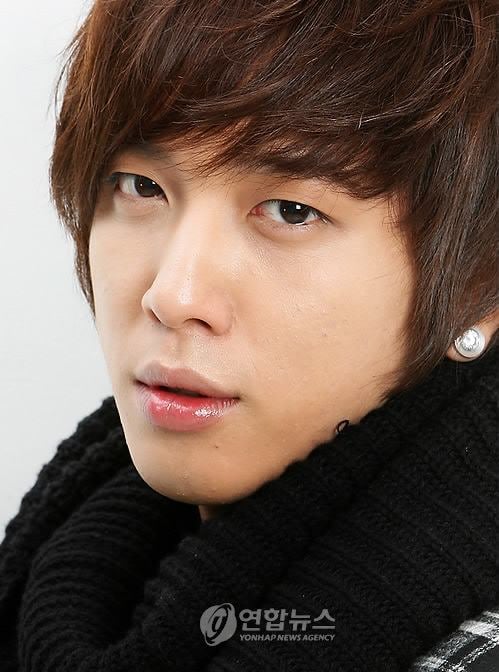 Jung Yong Hwa  CN Blue