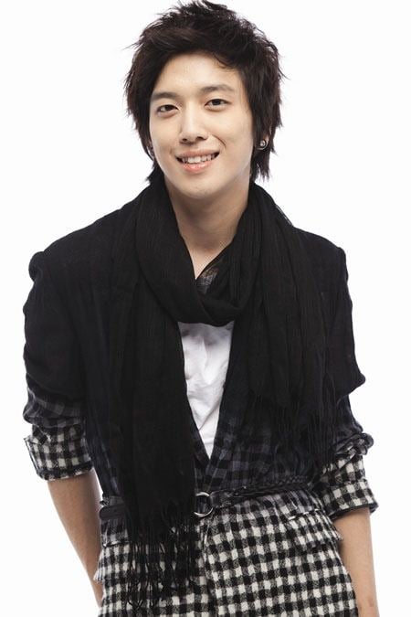 Jung Yong Hwa  CN Blue