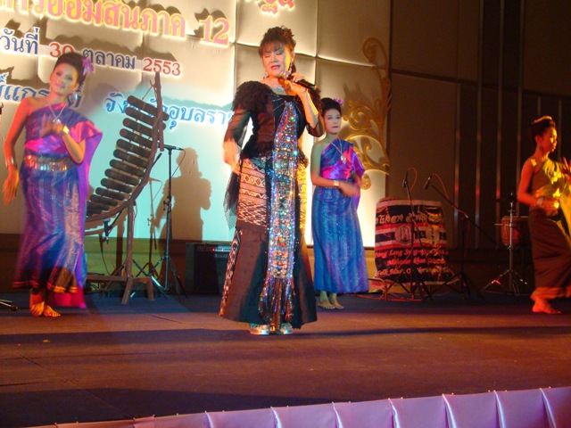 วงโปงลางสังข์เงินศิลป์อีสาน