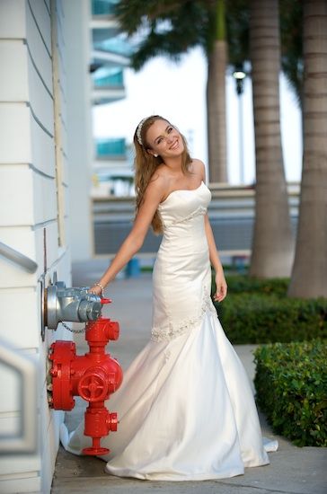 Mariana Vicente  ผู้หญิงคนแรกที่ไปยืนเป็น TOP15 Miss universe2010สวยสง่ามาก