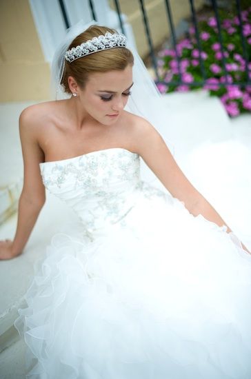 Mariana Vicente  ผู้หญิงคนแรกที่ไปยืนเป็น TOP15 Miss universe2010สวยสง่ามาก