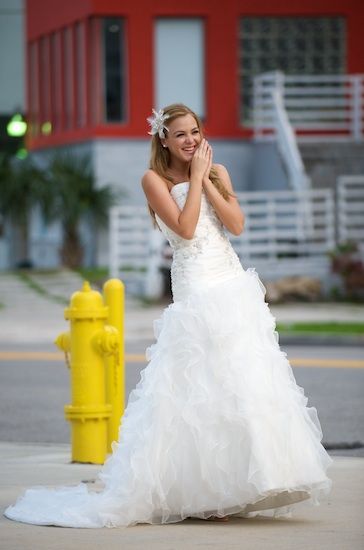 Mariana Vicente  ผู้หญิงคนแรกที่ไปยืนเป็น TOP15 Miss universe2010สวยสง่ามาก