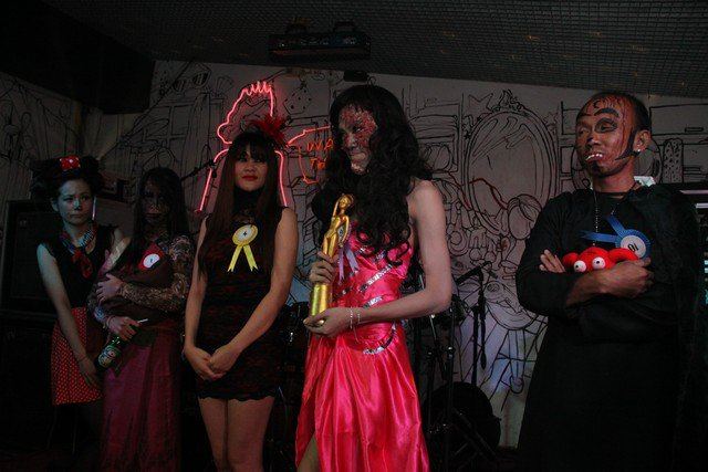 ผีน้ำหวานบุก warm up