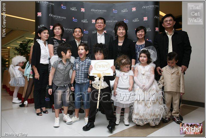 น้องลิซซี่  เดินแบบในงานFashion Week Autumn Winter 2010 @ Siam Paragon