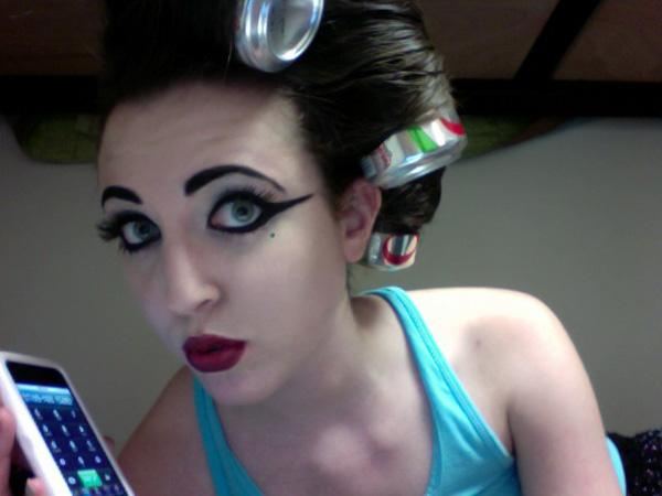 สาวก กาก้า ในวันฮาโลวีน