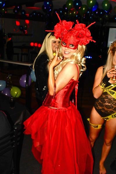 สาวก กาก้า ในวันฮาโลวีน