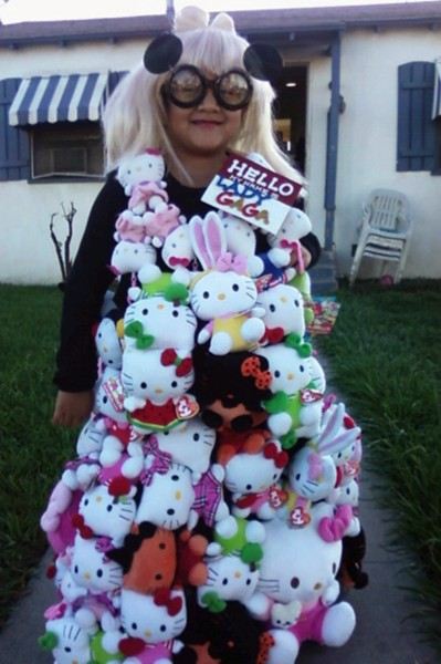 สาวก กาก้า ในวันฮาโลวีน