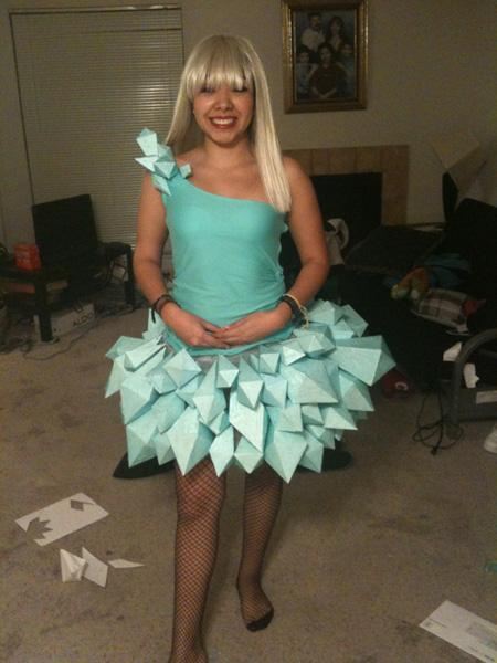 สาวก กาก้า ในวันฮาโลวีน