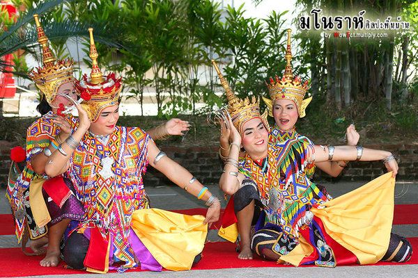 มโหฬาร อลังการ งานมโนราห์ แดนดินถิ่นใต้