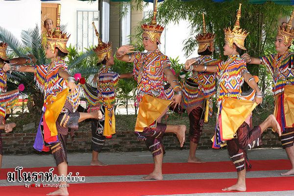มโหฬาร อลังการ งานมโนราห์ แดนดินถิ่นใต้